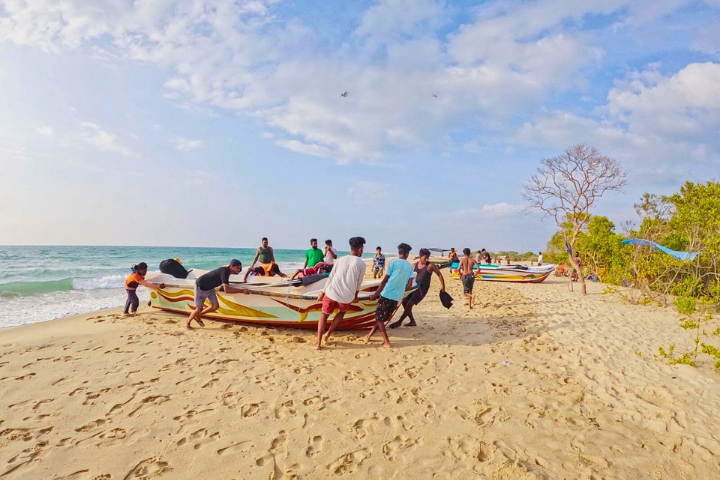 Baththalangunduwa Camping Tour with Dinuda Resort