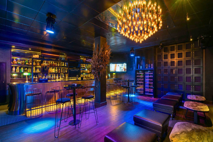 The Sky Track Lounge & Bar - Negombo