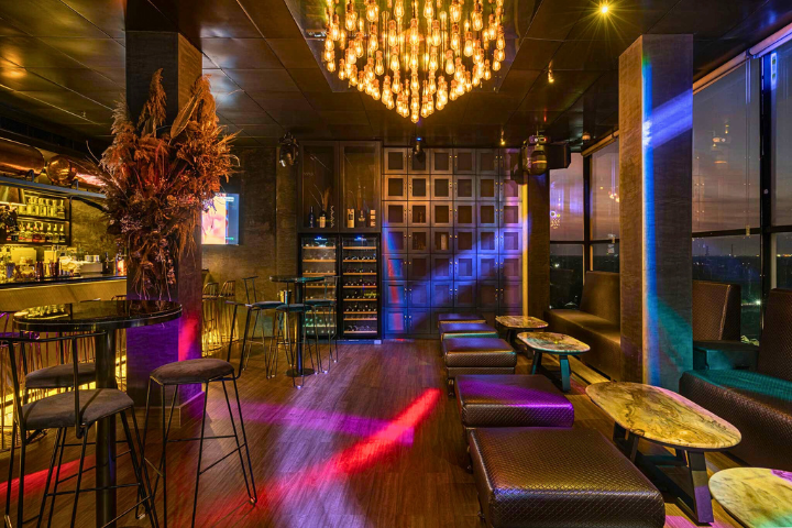 The Sky Track Lounge & Bar - Negombo